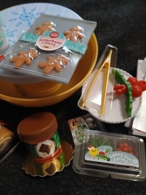 Miniverse Yule Log Set